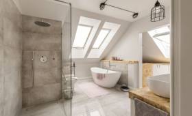 salle de bain rénové tendance et lumineuse