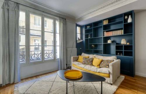 Installer une bibliothèque à Paris 8 