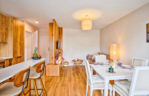 La cuisine face au coin repas