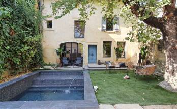 Terrasse et bassin de natation 