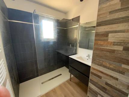 Rénovation de maison avec salle de bain moderne - Montpellier 34000
