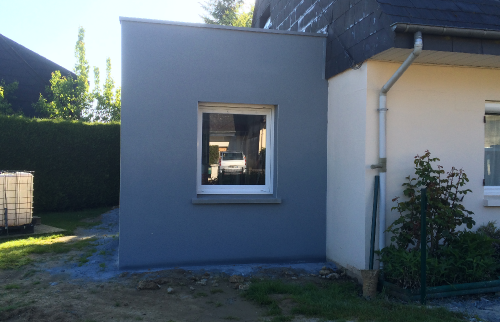 Construction d’une extension de maison latérale 