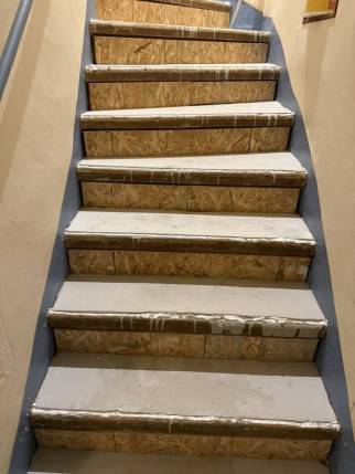 Rénovation d'escalier en cours - Jujurieux 01640