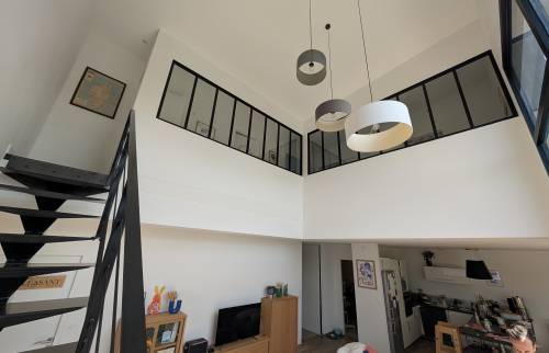 Espace de vie séparé de la mezzanine