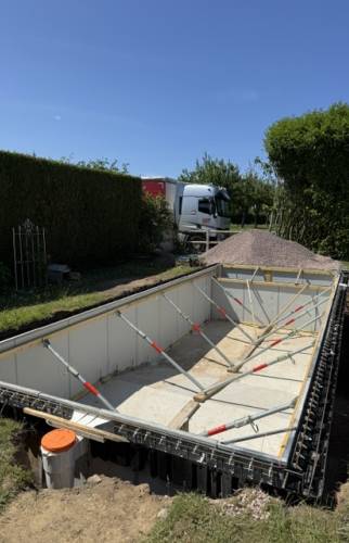 Construction d'une piscine à St Gatien des Bois