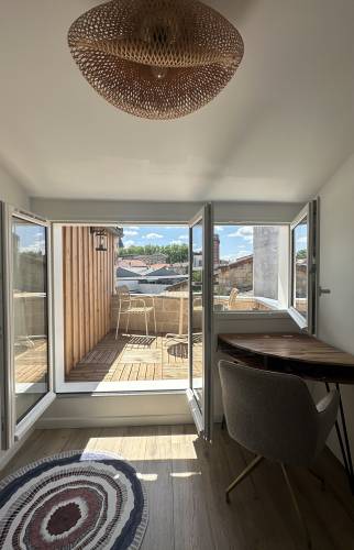 Création d’une terrasse tropézienne sur les toits de Bordeaux Centre