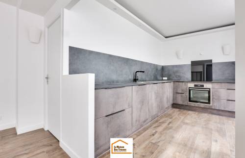 Vaste cuisine en style minéral