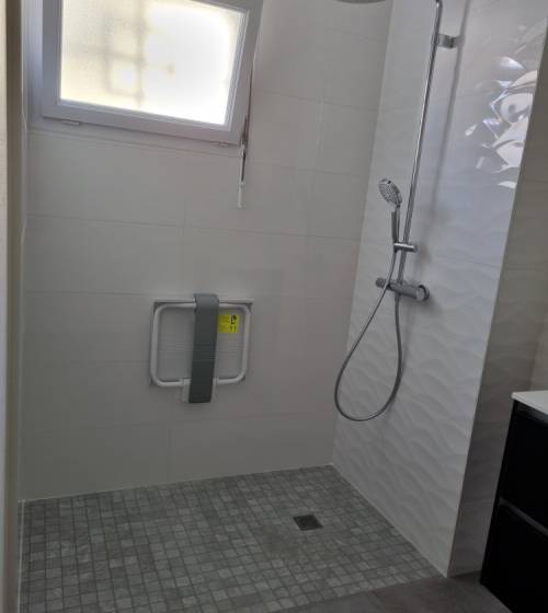 Douche PMR Le Creusot