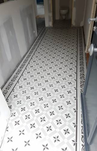 Pendant travaux : sol imitation carreau de ciment installé