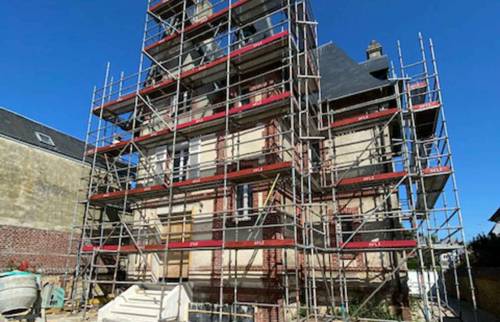 La pose de l'échafaudage