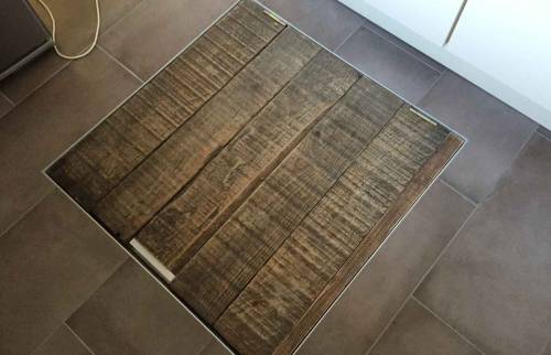 Carrelage au sol et habillage d'un bar en carreaux ciment, Maison Lyon Ouest