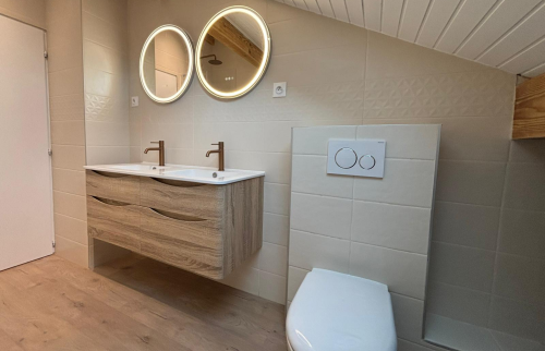 rénovation salle de bains Nantua, travaux salle de bain Oyonnax, salle de bain moderne Pays de Gex, rénovation maison Nantua, salle de bains optimisée