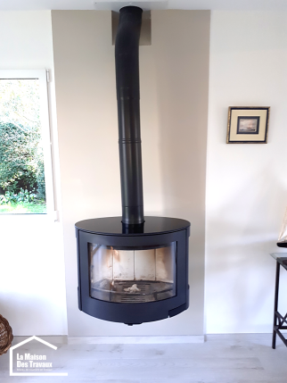 Foyer contemporain suspendu