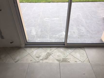 Pose de carrelage sur un ancien carrelage - Nantes 44