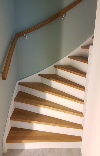 Rénovation de l'escalier en bois, peinture Farrow and Ball murs et boiseries (91)
