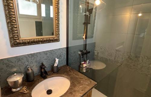 Rénovation marron doré salle d'eau Talence