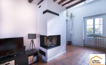 Salon rénové avec cheminée à insert (Brunoy 91800)