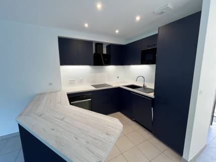 Pose d'une cuisine équipée