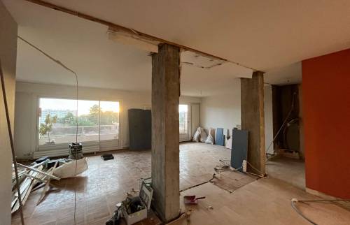 Début des travaux de rénovation d'intérieur d'un appartement à Écully (69130) avant la création des agencements sur mesure
