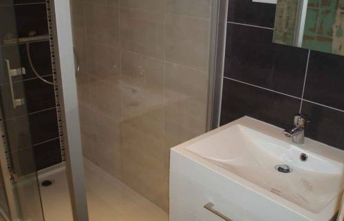 Rénovation complète d'une salle d'eau étudiante à BLOIS (41)