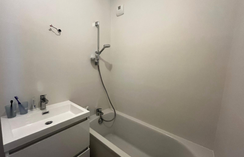 Baignoire carrelage salle de bain