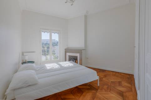 Travaux de rénovation energétique pour un appartement destiné à la location : isolation des murs de la chambre par l'intérieur