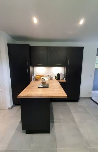 cuisine ilot noire et bois