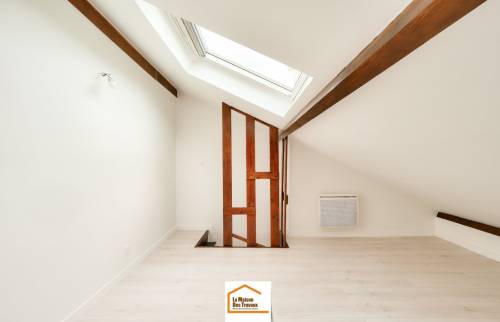 rénovation de ce studio en mezzanine