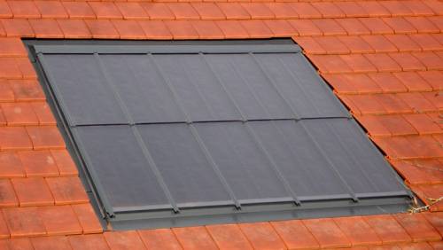 Panneaux solaires intégrés sur toiture à Plombières-lès-Dijon