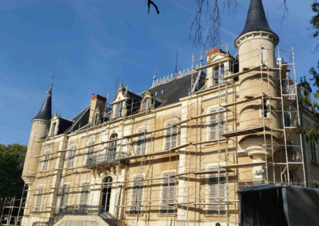 Dareizé (Rhône) : Rénovation de façade d'un château classé - echaufaudage 