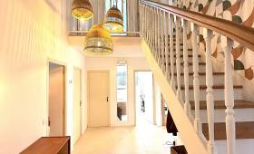 Rénovation d’une entrée : une transformation complète pour valoriser l’arrivée dans la maison après