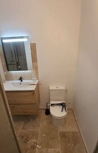 aménager petite salle de bain Orange