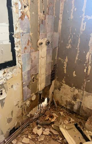 Après dépose de l'ancienne salle de bain