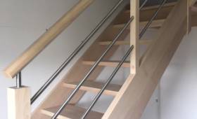 Escalier en bois avec garde-corps inox et main-courante en bois - Nantes 44
