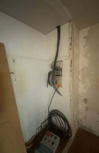 Ancien panneau électrique avant rénovation à Alès
