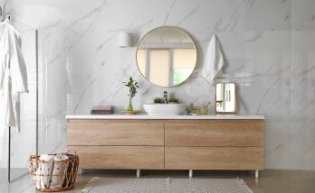 Salle de bain en carrelage : imitation de marbre à Saint-Cloud