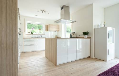 Rénovation cuisine blanche et bois Orvault