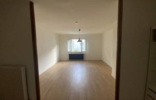 Bureau donnant sur le salon avant pose de verrière à ALÉS 30100