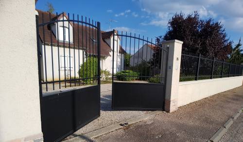 Le portail en alu laqué