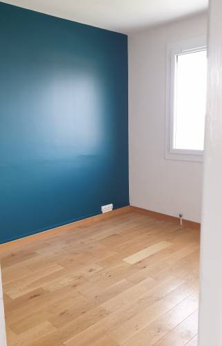 Chambre rénovée en peinture