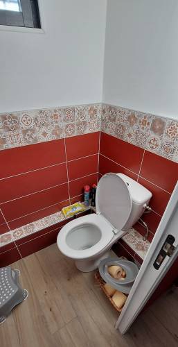 WC avec faïence murale - Arras 62