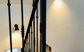 Création d'un escalier dans une maison rénovée - Région Parisienne