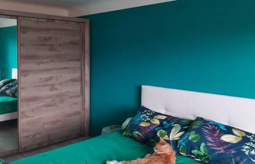 La chambre parentale avec son mur peint