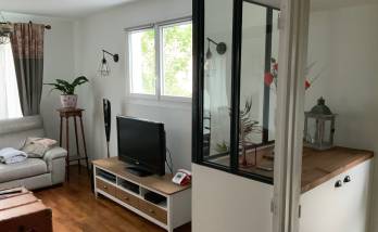 Verrière d'entrée avec meuble de rangement