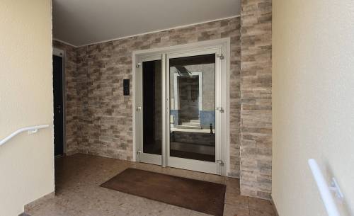 Façade rénovée sur un immeuble d'habitation - Brie-Comte-Robert 77170