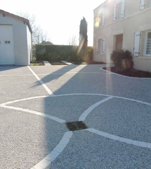 Rénovation d'une cour en béton lavé Les Gonds près de Saintes