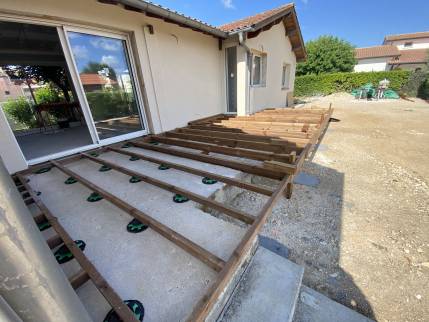 Construction d'une terrasse bois en cours - Montauban 82000