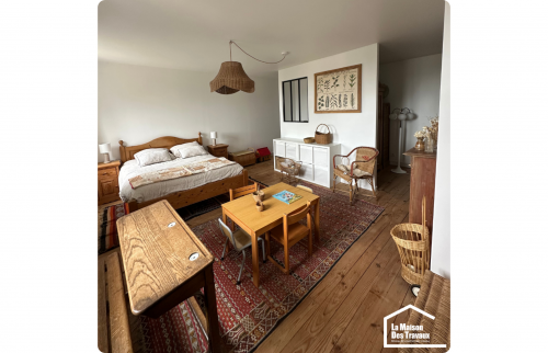 Pièce pour enfant aménagée entièrement en bois