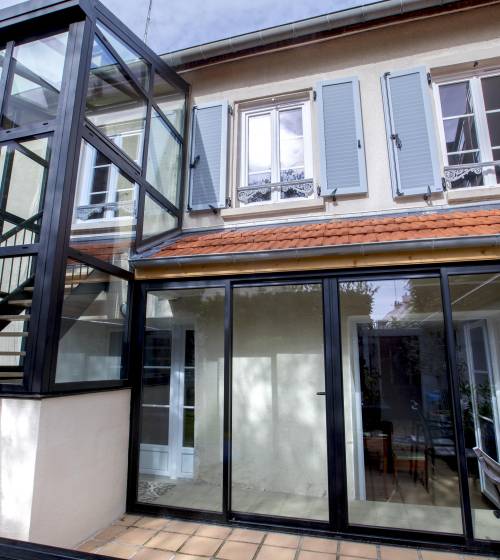 Véranda en extension et nouvel escalier hors œuvre (Essonne)