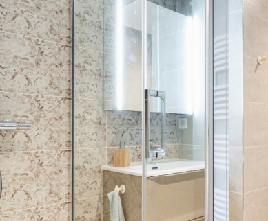 Faïence décorative à motifs